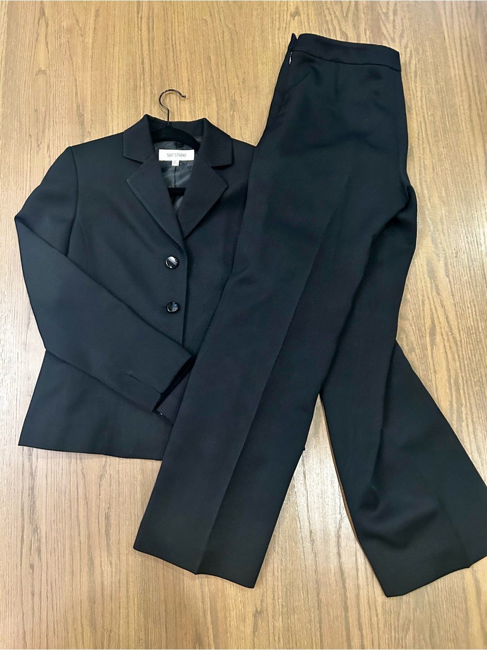 Suit Studio Black Women's Two-Piece Pantsuit - Tailored Jacket & Pants